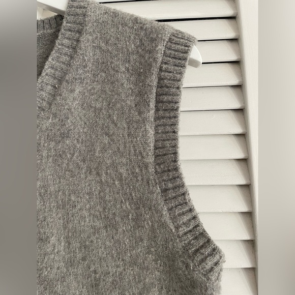 ZARA | Women’s Sweater Vest - Picture 5 of 6